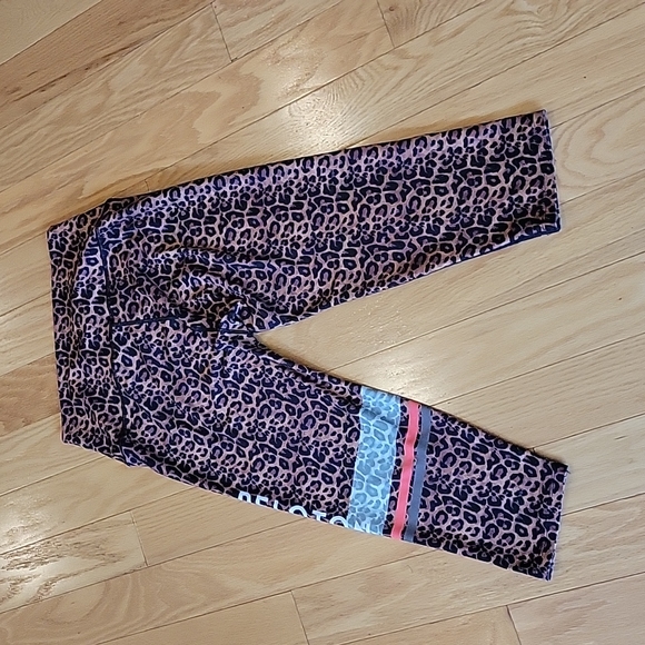 Rare WITH x Peloton Cheetah Print Capri Leggings - Picture 16 of 16